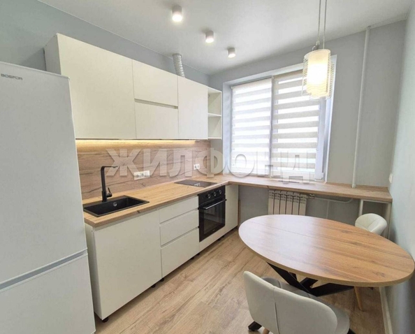 
   Продам 2-комнатную, 43.3 м², Железнодорожная ул, 6/1

. Фото 2.