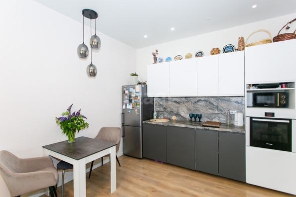 
   Продам 2-комнатную, 59 м², 7-й микрорайон, 20

. Фото 2.