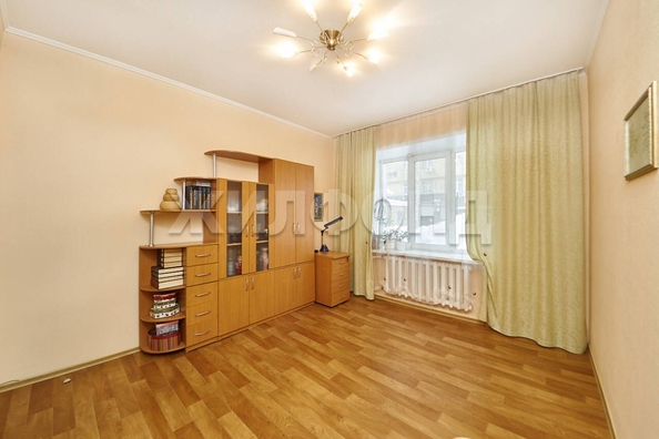 
   Продам 3-комнатную, 73.9 м², Октябрьская ул, 40

. Фото 6.