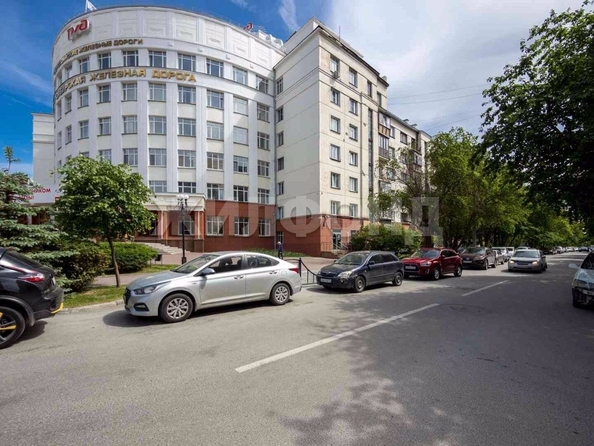 
   Продам 4-комнатную, 81.3 м², Урицкого ул, 36

. Фото 11.
