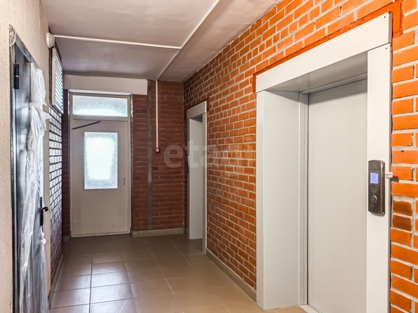 
  Продается 3-комн. квартира, 64 м², Есенина ул, д. 67
. Фото 5.