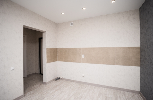 
   Продам 2-комнатную, 56 м², Связистов ул, 162/2

. Фото 19.