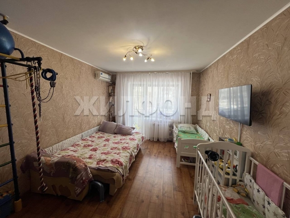 
   Продам 2-комнатную, 52.6 м², Военный городок ул, 124

. Фото 4.