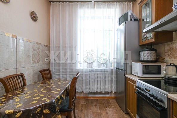 
  Продается 2-комн. квартира, 56.7 м², Сибиряков-Гвардейцев ул, д. 11
. Фото 5.