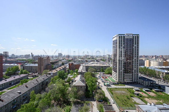 
   Продам 2-комнатную, 49.6 м², Семьи Шамшиных ул, 77

. Фото 18.