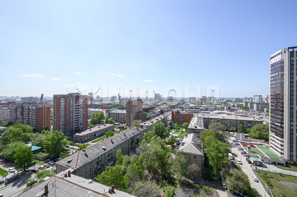 
   Продам 2-комнатную, 49.6 м², Семьи Шамшиных ул, 77

. Фото 19.