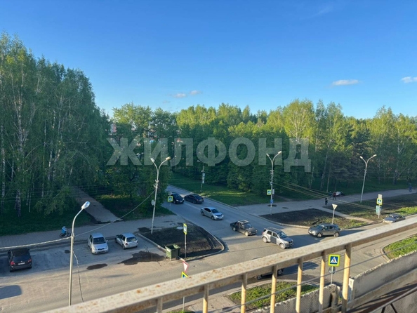 
   Продам 3-комнатную, 61.3 м², Петухова ул, 68

. Фото 10.