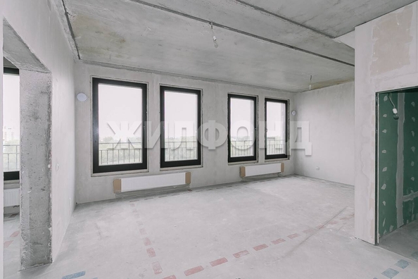
   Продам 3-комнатную, 156 м², 3-й микрорайон, 1

. Фото 1.
