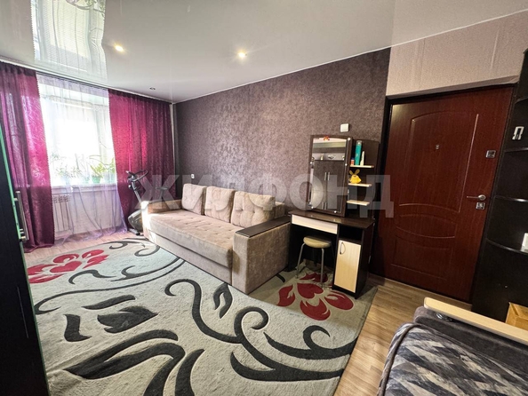 
   Продам секционку, 16.8 м², Сибиряков-Гвардейцев ул, 64

. Фото 1.
