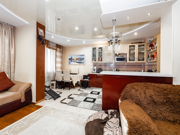 
   Продам 2-комнатную, 64.8 м², Военная ул, 9/2

. Фото 1.
