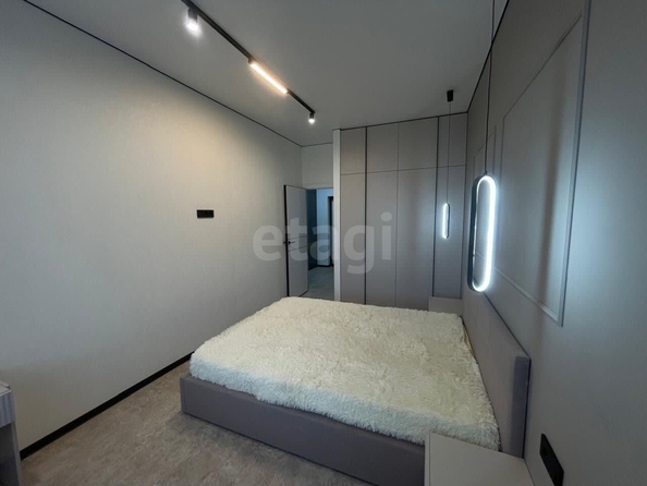 
   Продам 1-комнатную, 38 м², Фабричная ул, 65/2

. Фото 1.
