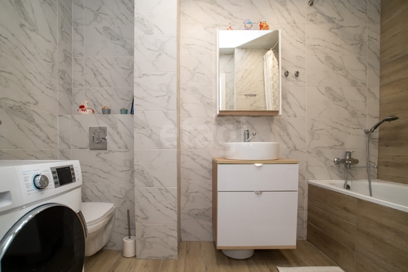 
   Продам 2-комнатную, 60 м², Ясный Берег ул, 8

. Фото 10.