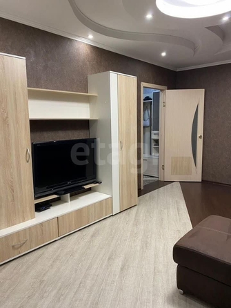 
  Сдам в аренду 1-комнатную квартиру, 37 м², Новосибирск

. Фото 1.