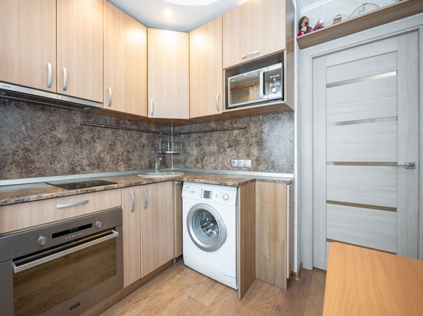 
   Продам 2-комнатную, 45.7 м², Красный пр-кт, 90/2

. Фото 24.