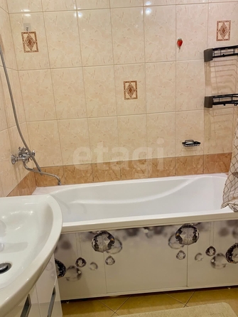 
   Продам 1-комнатную, 37.2 м², Дунаевского ул, 14/3

. Фото 2.