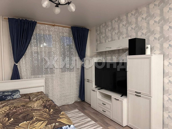 
  Продается 1-комн. квартира, 43 м², Виктора Уса ул, д. 7
. Фото 2.