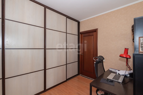 
   Продам 2-комнатную, 53.4 м², Иванова ул, 32

. Фото 1.