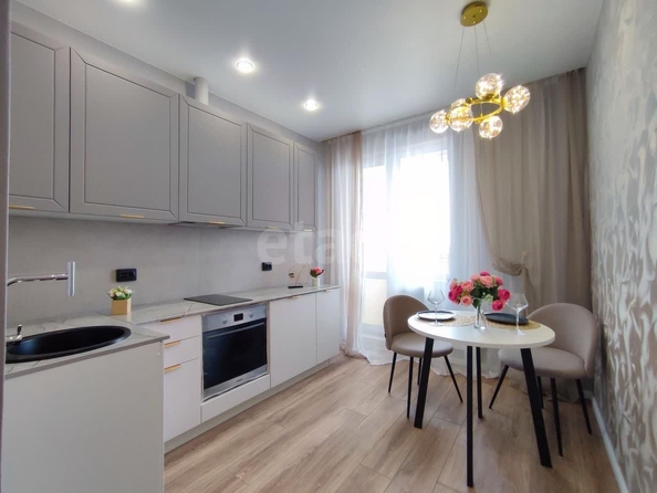 
   Продам 1-комнатную, 40 м², Виктора Уса ул, 1/1

. Фото 6.
