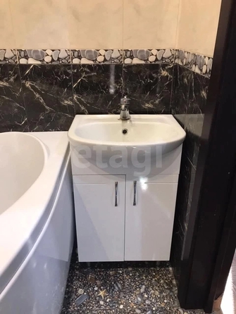 
  Сдается 1-комн. квартира, 42 м², Татьяны Снежиной ул, д. 39
. Фото 7.