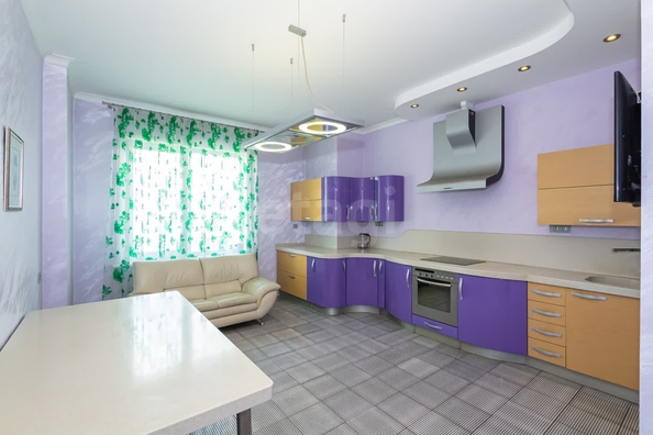 
  Продается 2-комн. квартира, 90.4 м², Кирова ул, д. 25
. Фото 4.