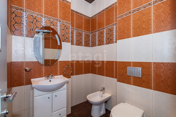 
  Продается 2-комн. квартира, 90.4 м², Кирова ул, д. 25
. Фото 11.