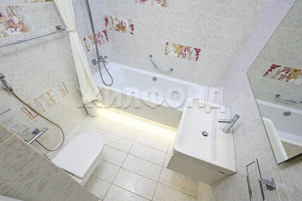 
  Продается 2-комн. квартира, 55.7 м², Есенина ул, д. 67
. Фото 10.