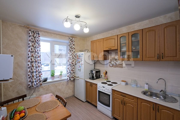 
  Продается 3-комн. квартира, 65.1 м², Плахотного ул, д. 74
. Фото 10.