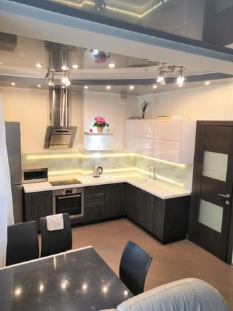
  Сдается 3-комн. квартира, 86 м², Адриена Лежена ул, д. 17
. Фото 3.