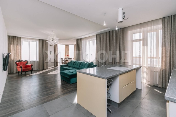 
  Продается 3-комн. квартира, 127.3 м², Богдана Хмельницкого ул, д. 11/3
. Фото 7.