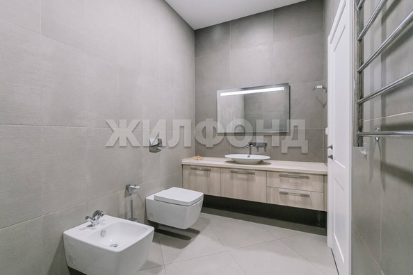 
  Продается 3-комн. квартира, 127.3 м², Богдана Хмельницкого ул, д. 11/3
. Фото 18.