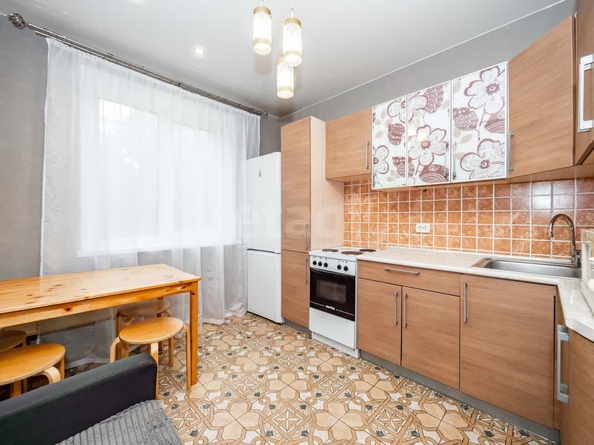 
  Продается 1-комн. квартира, 34.1 м², Есенина ул, д. 8/1
. Фото 2.