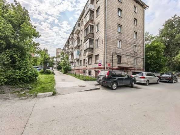 
  Продается 2-комн. квартира, 42 м², Семьи Шамшиных ул, д. 83
. Фото 26.