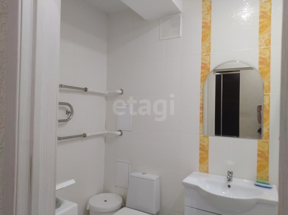 
  Продается 1-комн. квартира, 36.4 м², Петухова ул, д. 14
. Фото 9.