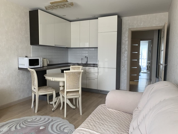 
  Продается 2-комн. квартира, 58.7 м², Большевистская ул, д. 108
. Фото 2.