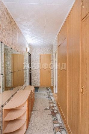 
  Продается 3-комн. квартира, 60 м², Петухова ул, д. 122
. Фото 12.