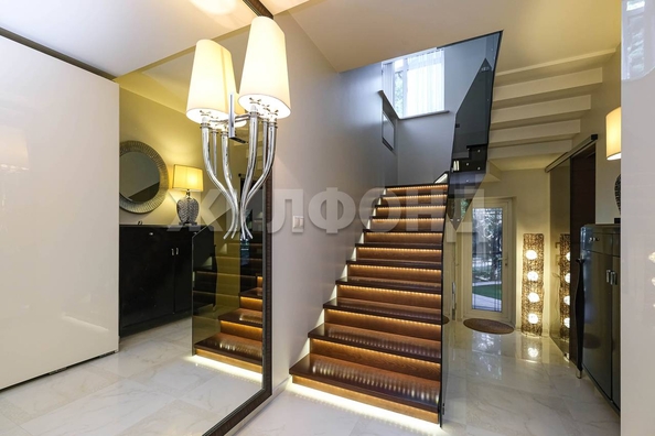 
  Продается 4-комн. квартира, 224.3 м², Кедровая ул, д. 43/4
. Фото 1.