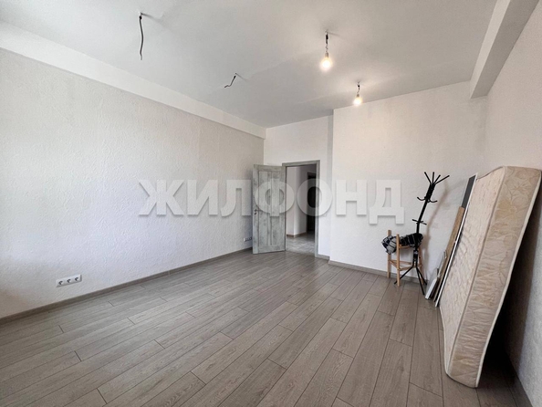 
  Продается 2-комн. квартира, 76.8 м², Беловежская ул, д. 6/1
. Фото 2.