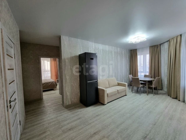 
  Сдается 3-комн. квартира, 76.8 м², Семьи Шамшиных ул, д. 77
. Фото 10.