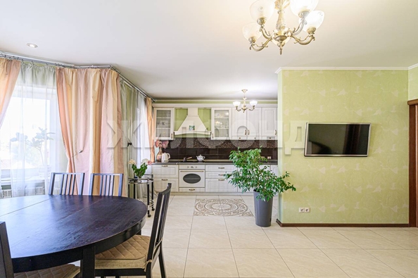 
  Продается 4-комн. квартира, 124.3 м², Вертковская ул, д. 42
. Фото 9.