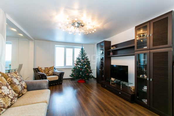 
  Продается 2-комн. квартира, 63.5 м², Зорге ул, д. 92
. Фото 2.