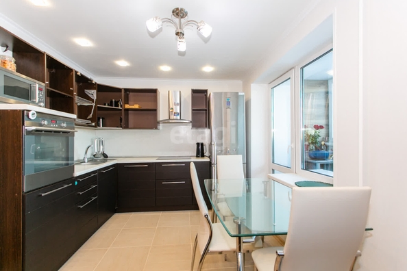 
  Продается 2-комн. квартира, 63.5 м², Зорге ул, д. 92
. Фото 4.