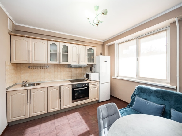 
  Продается 1-комн. квартира, 40 м², Кирова ул, д. 27/3
. Фото 3.