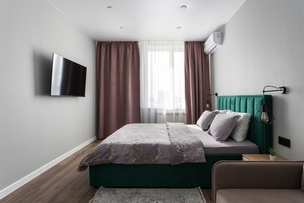 
  Сдается посуточно 1-комн. квартира, 40 м², Семьи Шамшиных ул, д. 12
. Фото 2.