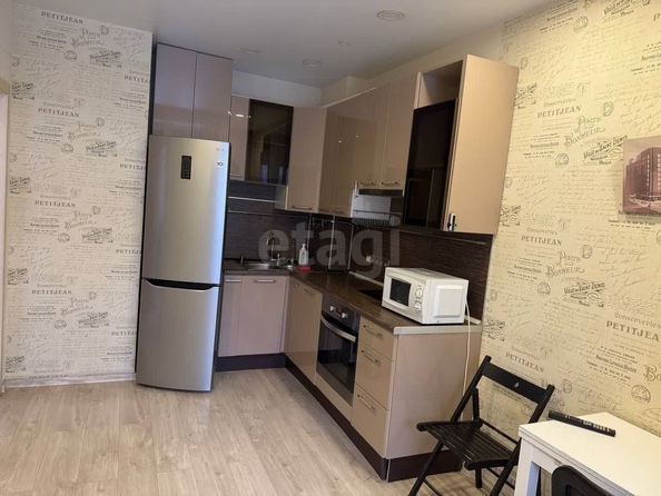 
  Продается 1-комн. квартира, 37.8 м², Декабристов ул, д. 41
. Фото 2.