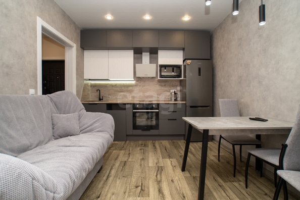 
  Продается 2-комн. квартира, 47.7 м², 3-й микрорайон, д. 14
. Фото 2.