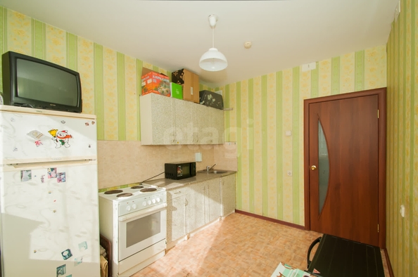
  Продается 1-комн. квартира, 37.2 м², Титова ул, д. 238
. Фото 1.