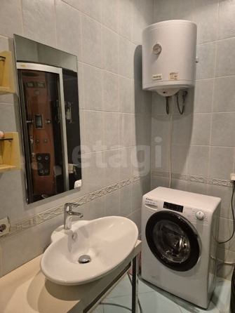 
  Продается 2-комн. квартира, 65 м², Семьи Шамшиных ул, д. 4
. Фото 9.
