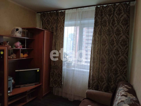 
  Продается 4-комн. квартира, 87 м², Выборная ул, д. 127
. Фото 3.