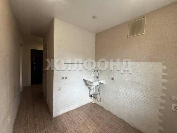 
  Продается 1-комн. квартира, 28 м², Серафимовича ул, д. 14
. Фото 5.