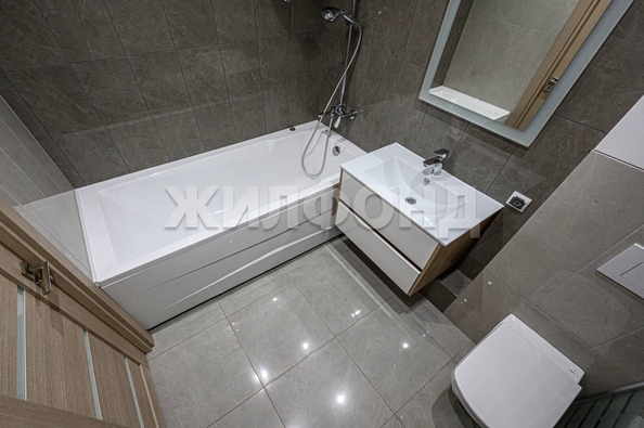 
  Продается 3-комн. квартира, 74.8 м², Лескова ул, д. 27
. Фото 20.